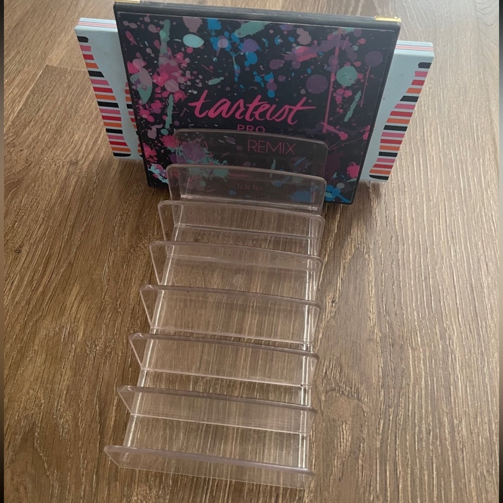 SOLD💢9 Slot Makeup Palette Holder
